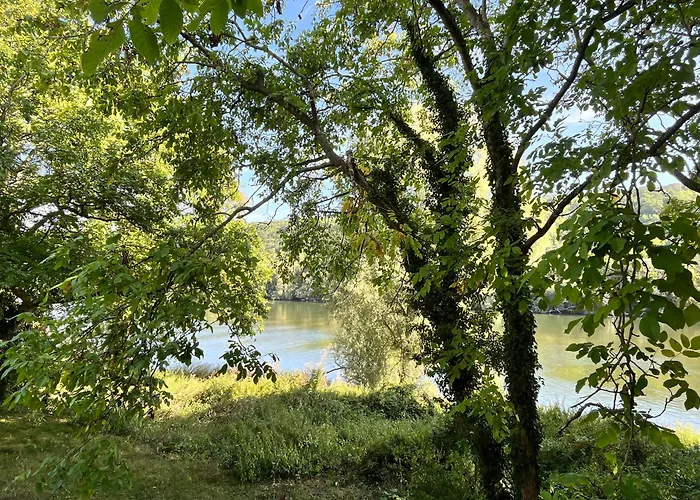 Pensión Dans Les Arbres Avec Bain Nordique Moisson